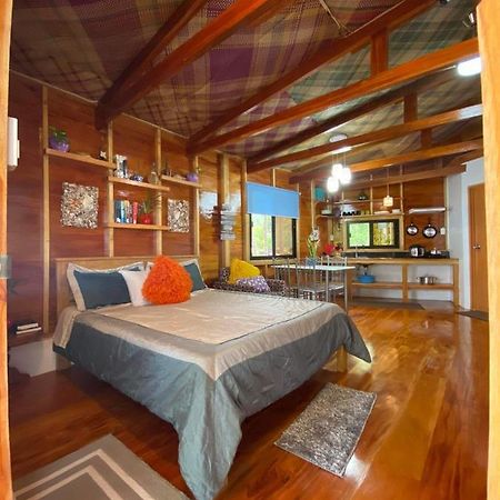 Chue&Larry'S Beachside Homestay Libagon Ngoại thất bức ảnh