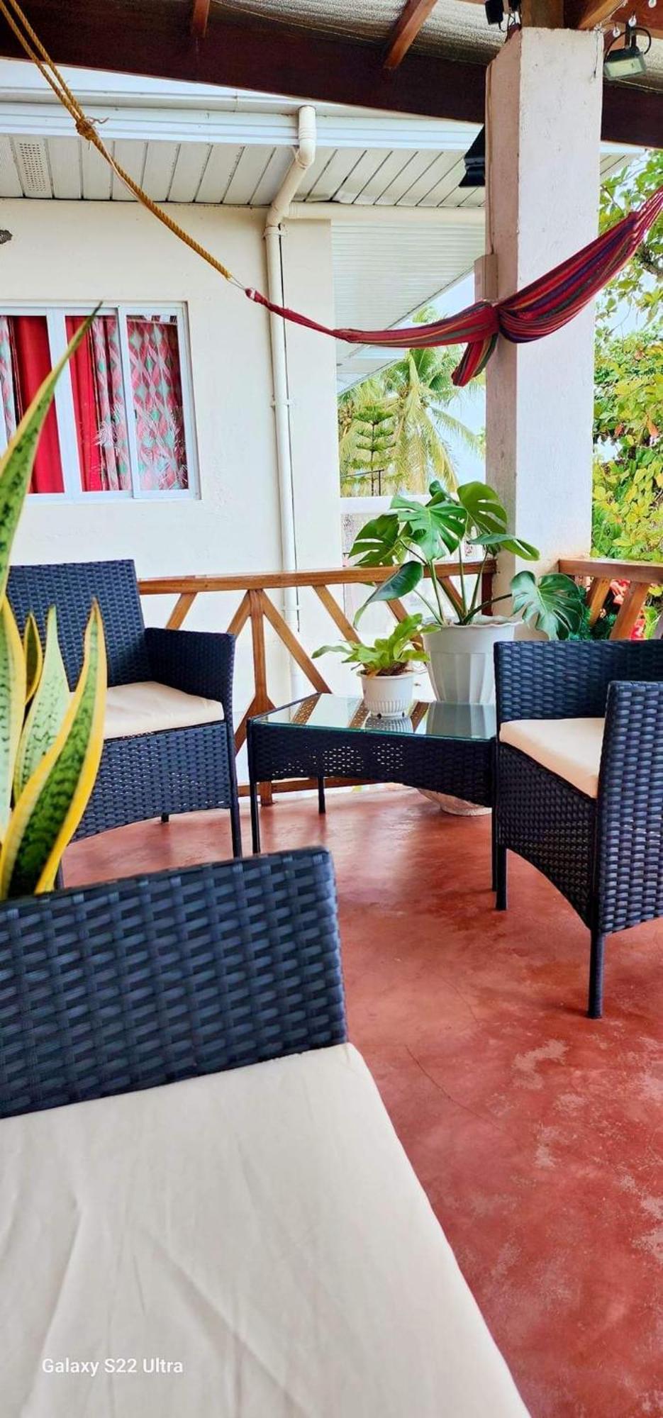 Chue&Larry'S Beachside Homestay Libagon Ngoại thất bức ảnh